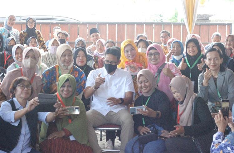 Di Yogyakarta, Sandiaga Uno: Pelaku UMKM Kunci Kebangkitan Industri Kreatif dan Ekonomi Nasional