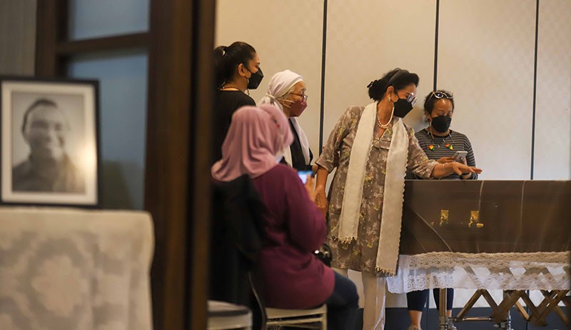 Suasana Haru Rumah Duka Bob Tutupoly - Bagian 2