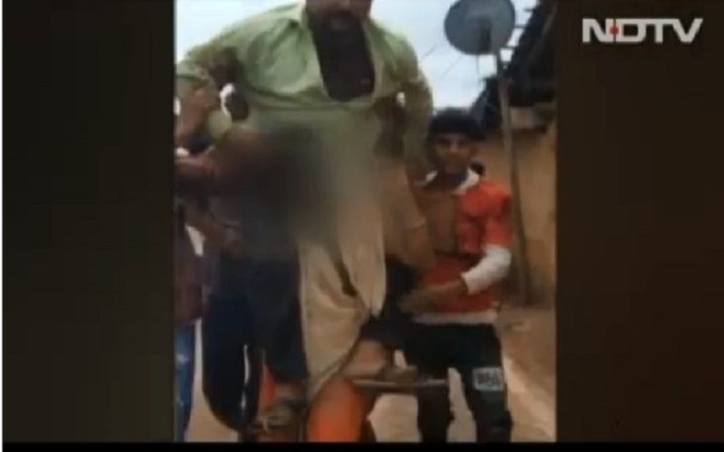 Geger Istri Dituduh Selingkuh Dipukuli Warga lalu Dipaksa Gendong Suami Keliling Kampung