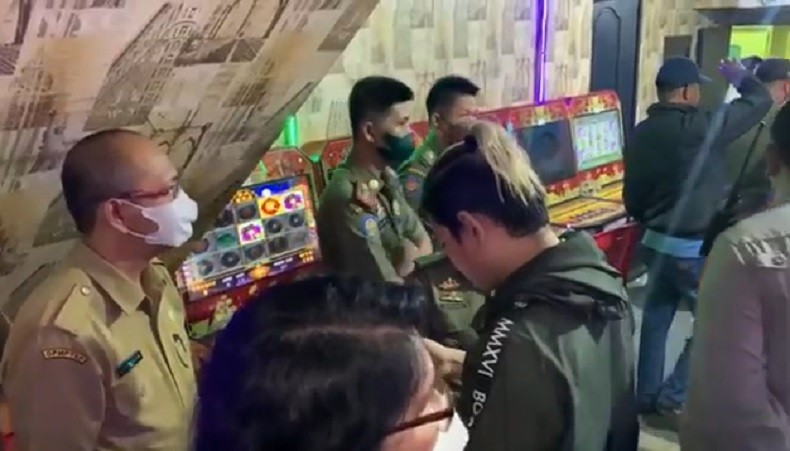 Satpol PP Segel Dingdong di Pontianak yang Beroperasi Tanpa Izin 