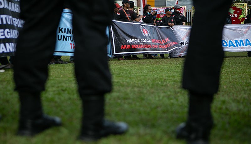 Aksi Damai Ratusan Massa Tolak Kekerasan di Yogyakarta - Bagian 2