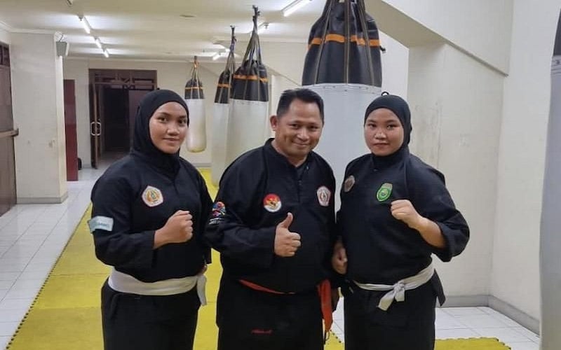 Bikin Bangga, Pelatih Bersama 2 Atlet Silat Sumsel Berangkat ke Malaysia 