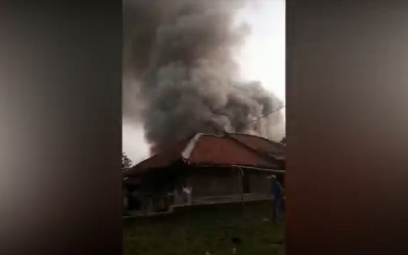 Diduga Gas Bocor lalu Meledak,  Rumah Warga di Lebak Ludes Terbakar