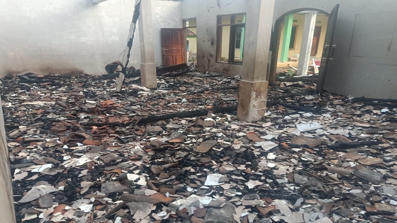 Bangunan Ponpes Al-Islah Sukabumi Ludes Terbakar, 20 Santri Kehilangan Kitab dan Alat Belajar