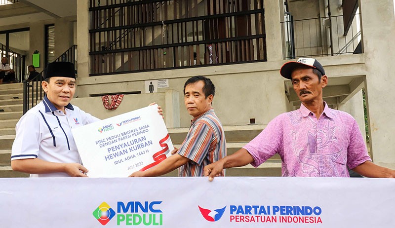 Partai Perindo Salurkan 12 Hewan Kurban di Jakbar dan Jaksel - Bagian 2