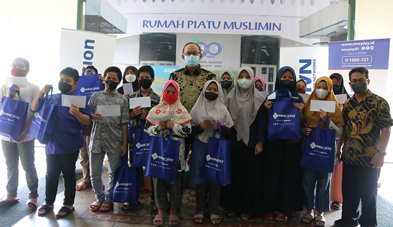 MNC Sky Vision Berikan Bantuan Sosial kepada Rumah Piatu Muslimin - Bagian 3