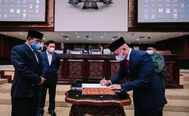 Herry Erfian Resmi Jadi Anggota DPD, Kursi Wabup Bangka Tengah Masih Kosong