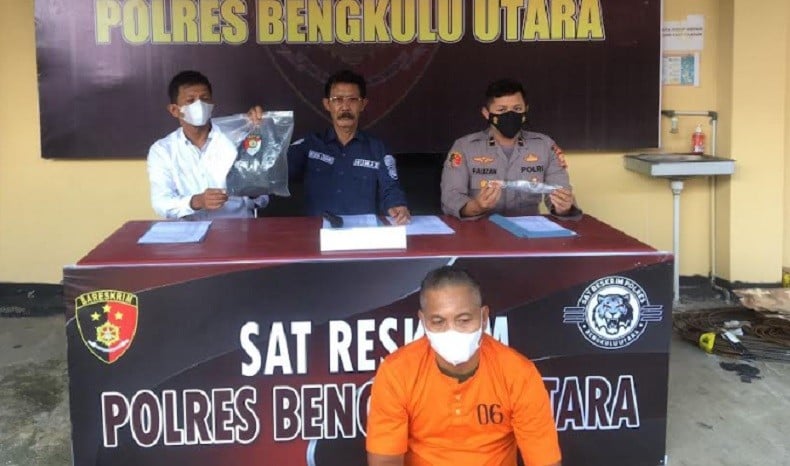 Emosi Kecipratan Air, Pria Ini Pukul Pengendara Mobil lalu Tusuk Korban hingga Tewas