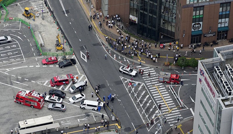 Foto Mantan PM Jepang Shinzo Abe Terkapar Ditembak saat Kampanye - Bagian 4
