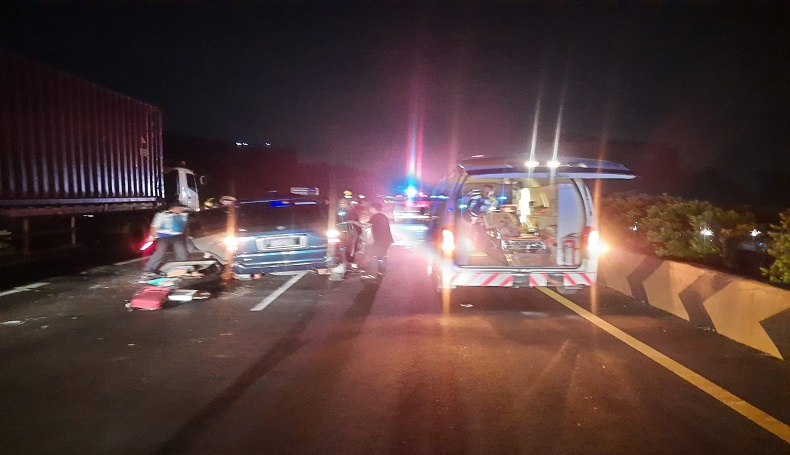 Ngeri, Dua Kendaraan Tabrakan di Tol Cipularang, Ibu Rumah Tangga Tewas di TKP