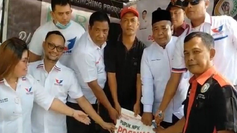 Perindo Berikan Bantuan Pupuk kepada Petani di Deli Serdang