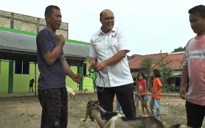 DPW Perindo Kepri Serahkan Hewan Kurban untuk Warga