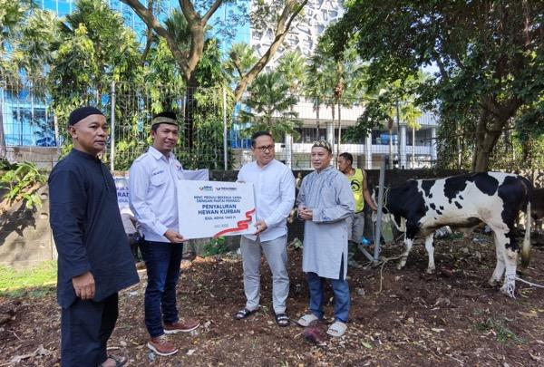 DPW Perindo Maluku Serahkan Hewan Kurban ke Muhammadiyah