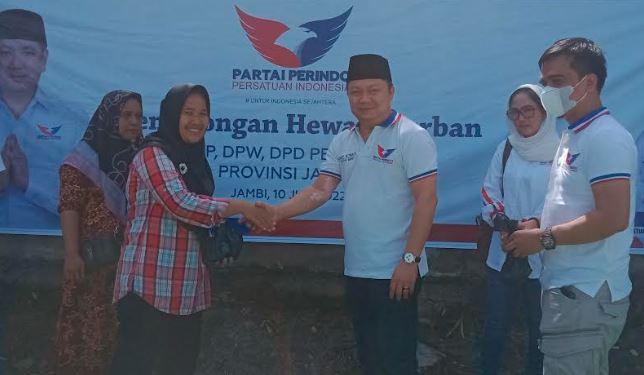 DPW Perindo Jambi Kurbankan 1 Sapi, 110 Paket Daging Kurban Dibagikan ke Warga