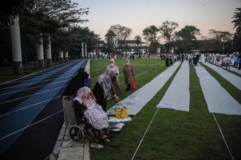  Pemprov Jabar Gelar Salat Idul Adha 1443 H di Lapangan Gasibu  - Bagian 2