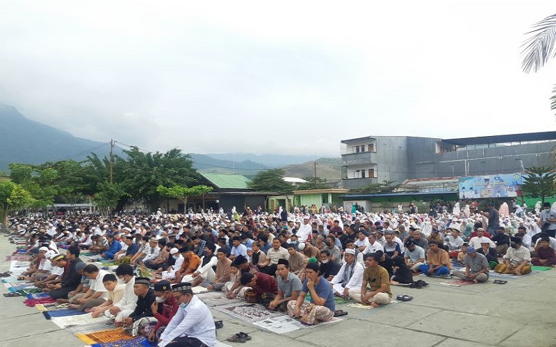 Ribuan Muslim di Sentani Salat Idul Adha di Masjid Agung Al-Aqsha