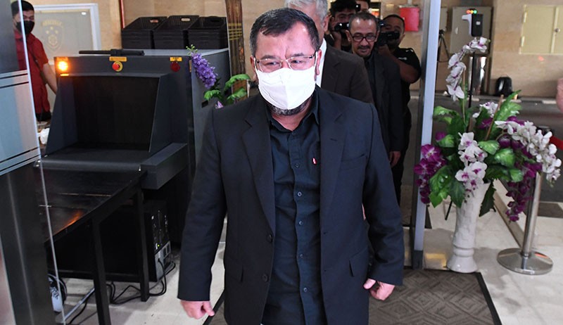 Diperiksa soal Dugaan Aliran Dana ke Al-Qaeda, Mantan Presiden ACT Acungkan 2 Jempol - Bagian 2