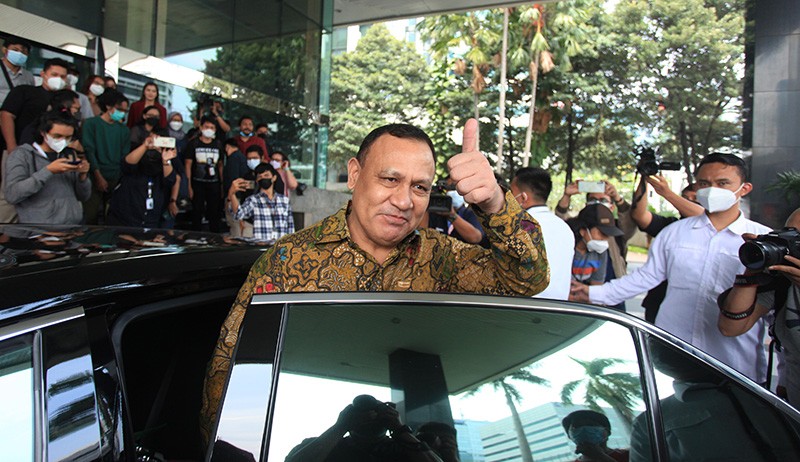 Firli Bahuri Serahkan Surat Pemberhentian Lili Pintauli Siregar ke Dewas KPK - Bagian 1