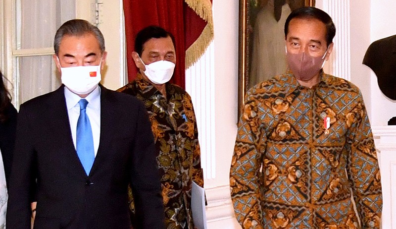 Presiden Jokowi Terima Kunjungan Kehormatan Menlu China Wang Yi - Bagian 1