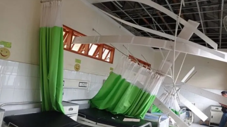 Ngeri, Plafon Ruang Inap RSUD Aceh Tamiang Ambruk