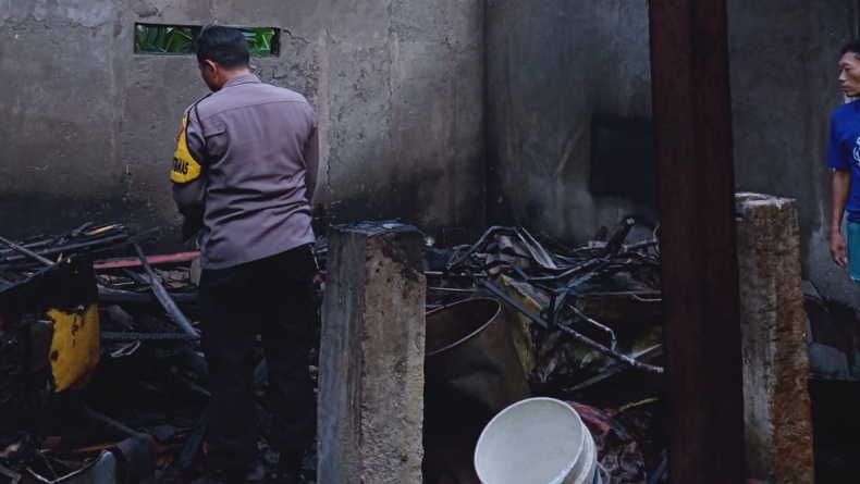 Tinggalkan Tungku yang Masih Menyala, Rumah Warga Wonosari Terbakar