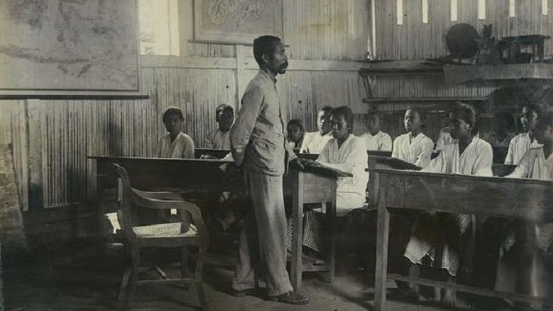 Jejak Sejarah Pendidikan di Indonesia, Berawal dari Sekolah Katolik di Maluku