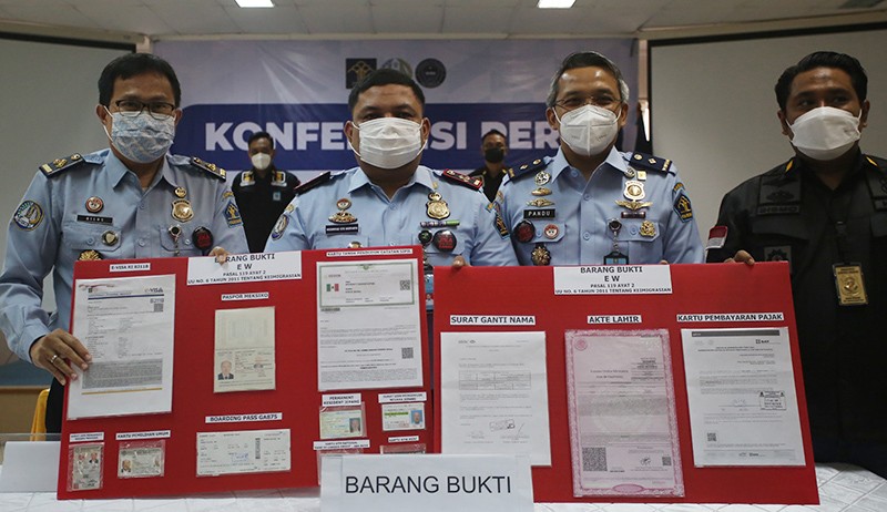 Terungkap, Warga China Empat Kali Masuk Indonesia dengan Paspor Meksiko Palsu - Bagian 2