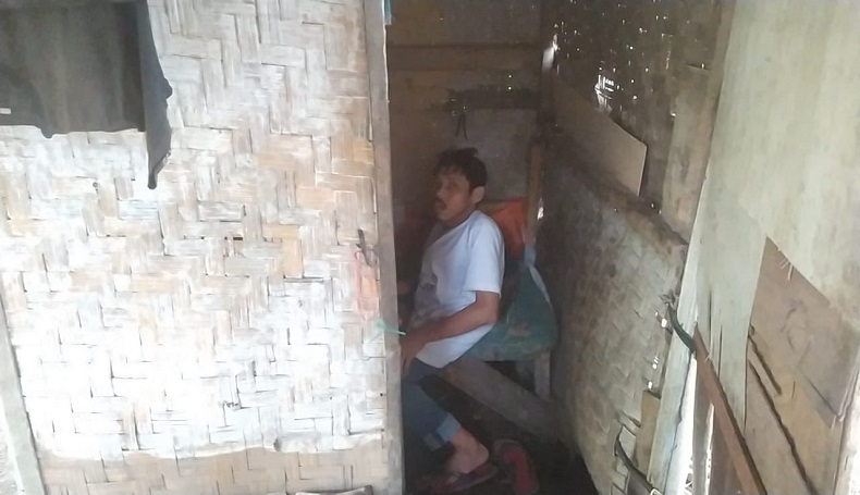 Sering Ngamuk, Pria Sukabumi Hidup Sebatang Kara di Gubuk Reyot, Makan Dikasih Tetangga