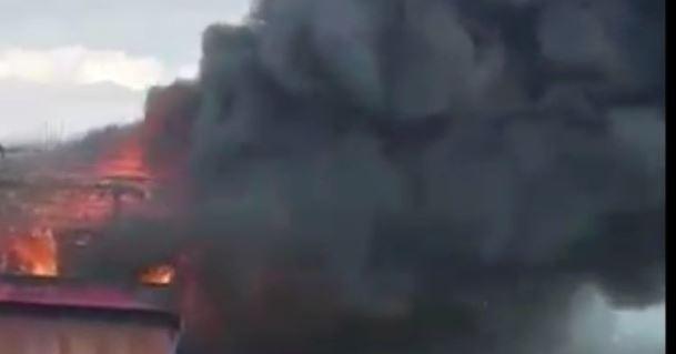 Kapal Pengangkut Ikan Terbakar di Probolinggo, Puluhan ABK Dievakuasi