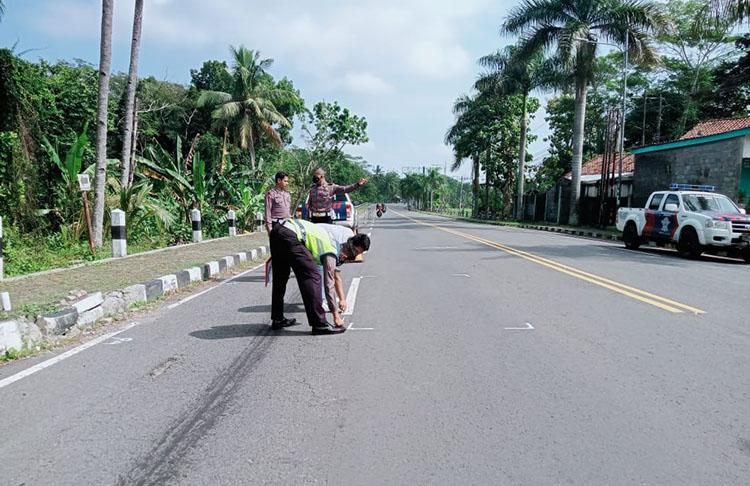 title Tragis, Pelajar SD di Kulonprogo Tewas Tertabrak Mobil Tragis, Pelajar SD di Kulonprogo Tewas Tertabrak Mobil