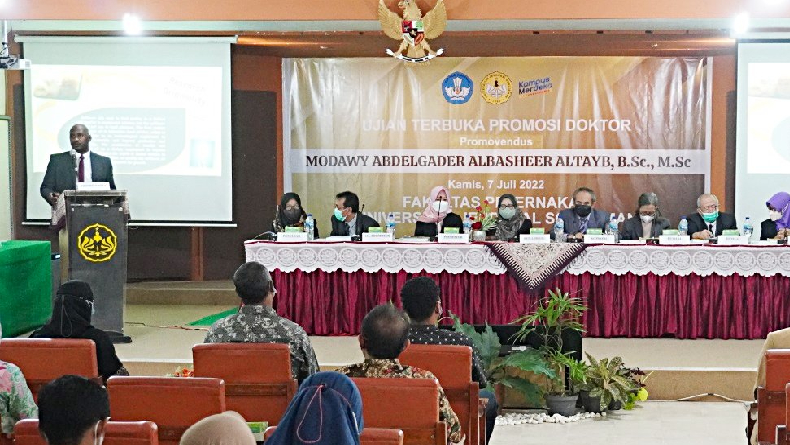 title Kisah Mahasiswa Unsoed Berasal dari Sudan yang Sukses Raih Gelar Doktor Ilmu Peternakan, Lulus dengan Predikat Sangat Memuaskan Kisah Mahasiswa Unsoed Berasal dari Sudan yang Sukses Raih Gelar Doktor Ilmu Peternakan, Lulus dengan Predikat Sangat Memuaskan