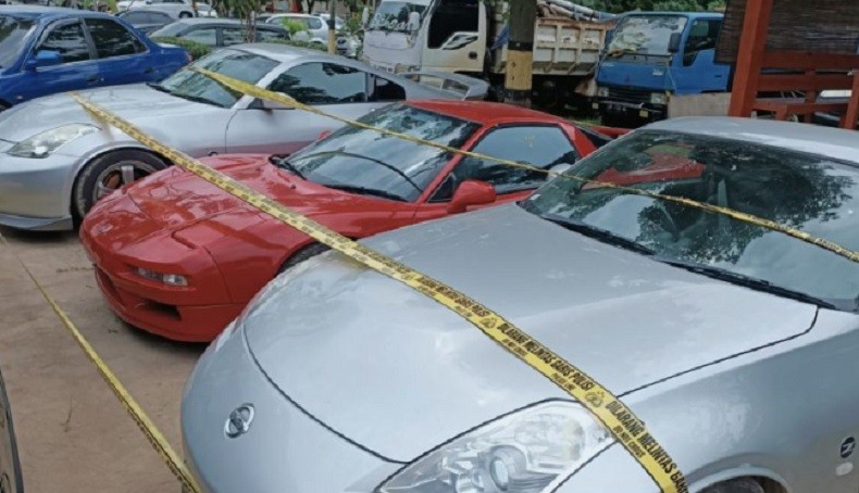 3 Mobil Sport Tanpa Dokumen Diamankan di Batam, Pemiliknya Diburu