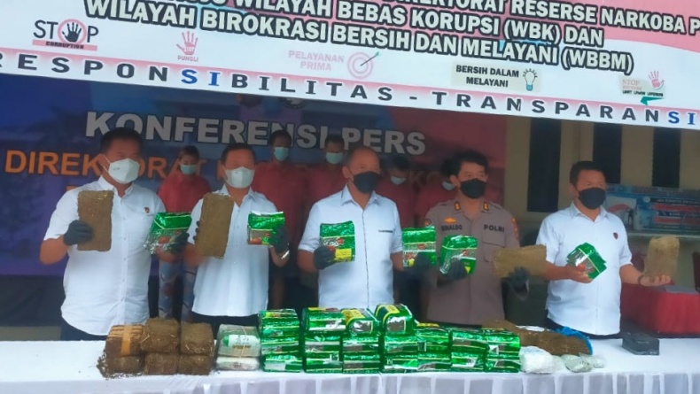 14 Kurir Narkoba Jaringan Malaysia Ditangkap, 30,8 Kilogram Sabu Disita