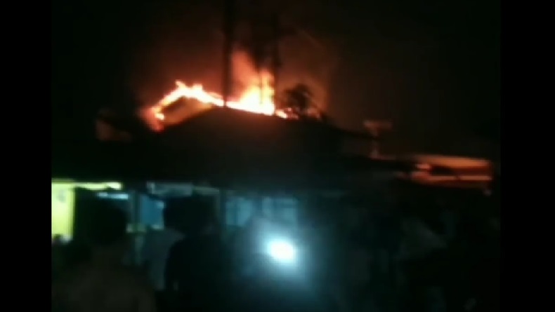 1 Rumah di Kawasan Padat Penduduk Tanjung Balai Ludes Terbakar, Warga Panik