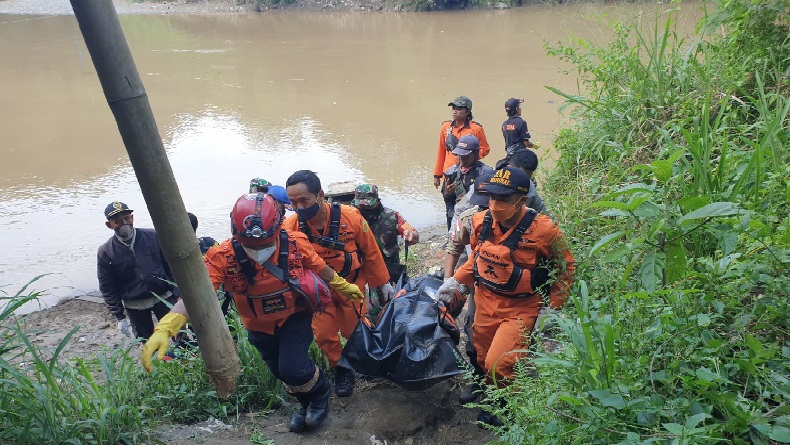 Jatuh ke Jurang, Aki Mamad Ditemukan Meninggal di Sungai Cisokan Cianjur