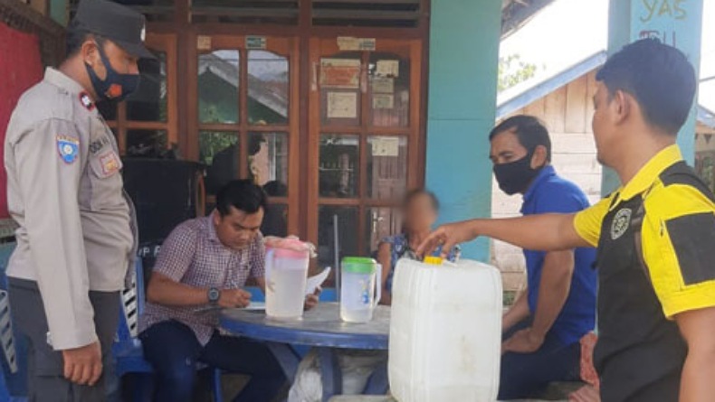 Razia Miras di 3 Desa, Polisi Temukan Puluhan Liter Cap Tikus