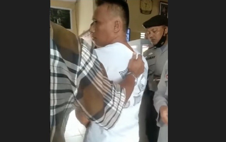 title Petugas Damkar Dilempar Pecahan Beling, Pelakunya Kesal Dengar Suara Sirene Petugas Damkar Dilempar Pecahan Beling, Pelakunya Kesal Dengar Suara Sirene