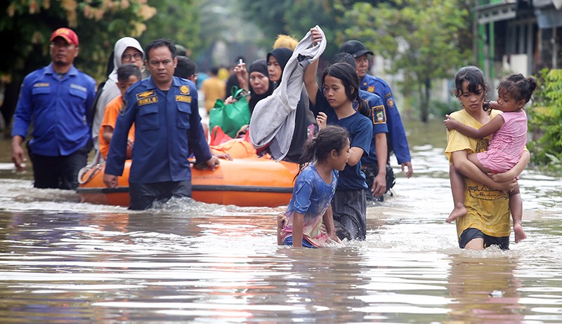 Banjir Rendam Perumahan Ciledug Indah Setinggi 100 Sentimeter - Bagian 2