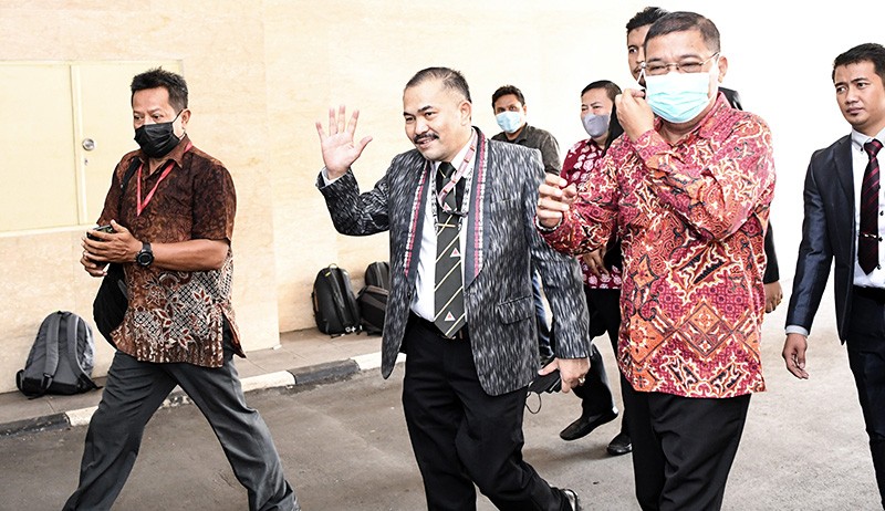 Pengacara Brigadir J Lapor Kasus Polisi Tembak Polisi ke Bareskrim  - Bagian 3