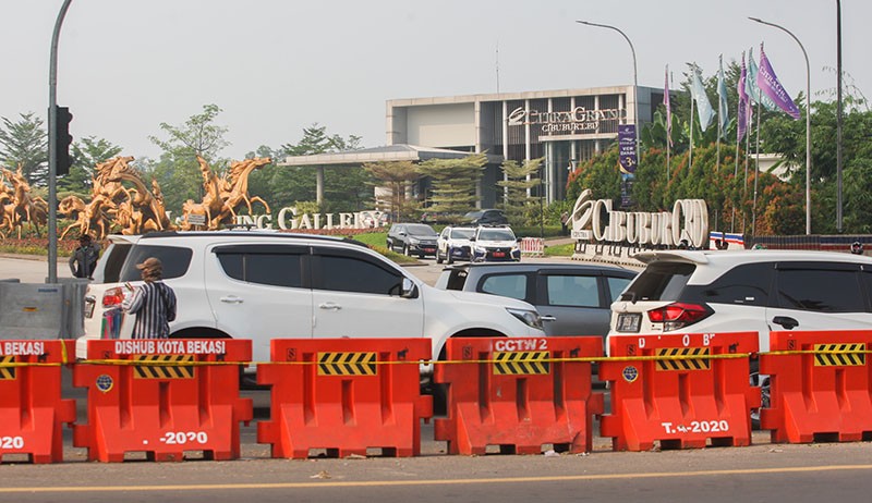 U-Turn dan Lampu Merah Simpang Cibubur CBD Ditutup Pasca Kecelakaan Maut - Bagian 2