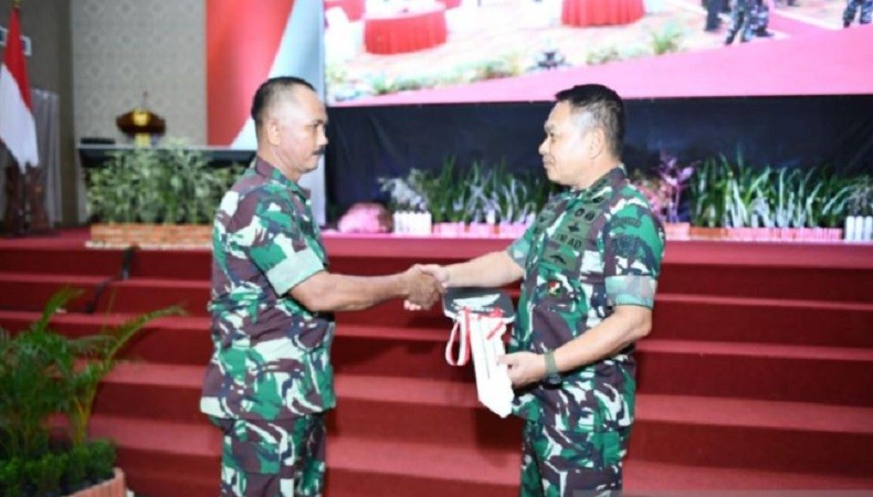 Babinsa Berprestasi, Sertu Husni Thamrin Dapat Hadiah Motor dari Jenderal Dudung