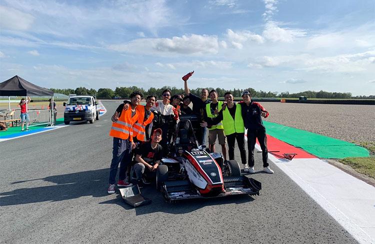 Tim Bimasakti UGM Raih Juara di Ajang Formula Student Netherlands 2022