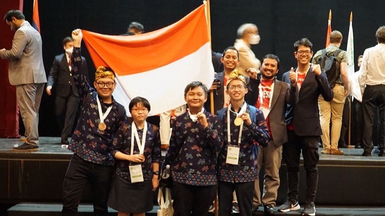 Wow, Siswa Indonesia Raih 4 Medali di Ajang Olimpiade Biologi Internasional di Armenia