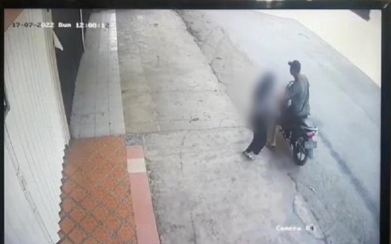 Terekam CCTV Begal Payudara Beraksi di Medan, Korban Remaja Pakai Hijab