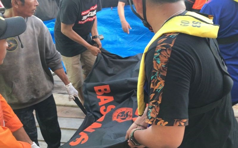 title Korban Jatuh dari Jembatan Sungai Tabur Lestari Ditemukan Dalam Perut Buaya Korban Jatuh dari Jembatan Sungai Tabur Lestari Ditemukan Dalam Perut Buaya