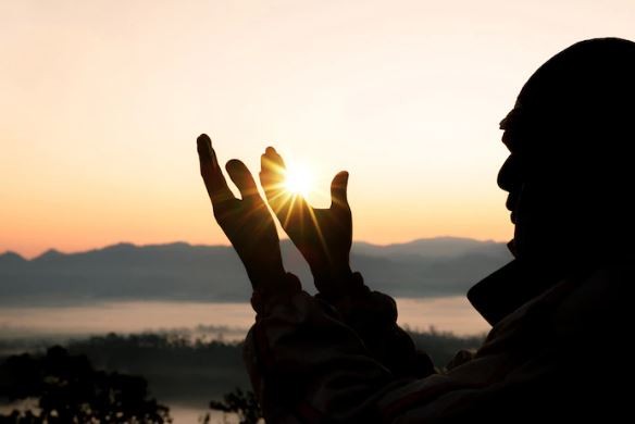 13 Amalan Pembuka Rezeki agar Berlimpah Berkah, Mulai Sholat Dhuha hingga Sholawat Nariyah