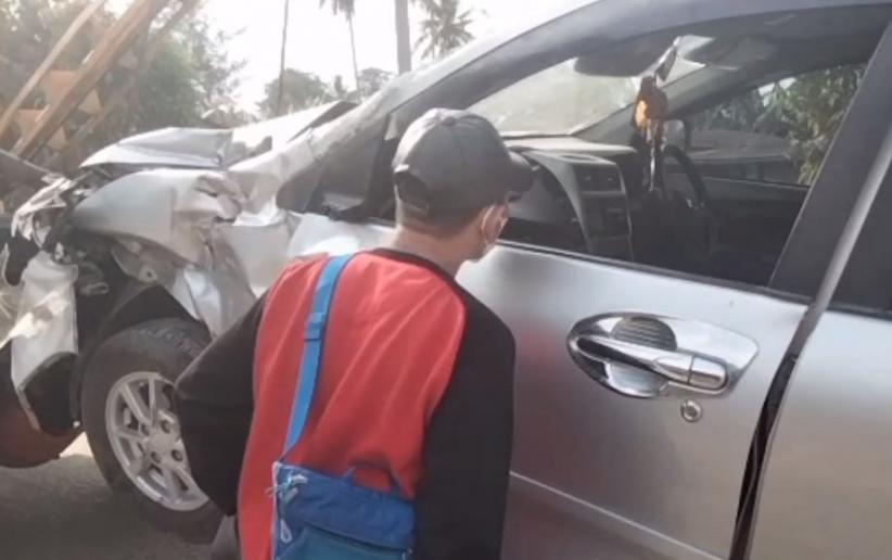 Mobil Xenia Ringsek Ditabrak Kereta Api di Asahan, 5 Orang Sekeluarga Selamat