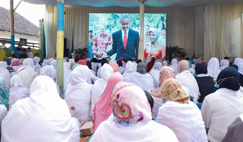 title Ratusan Emak-Emak di Malang Suarakan Ganjar Presiden: Kami Ingin Pemimpin Terbaik Ratusan Emak-Emak di Malang Suarakan Ganjar Presiden: Kami Ingin Pemimpin Terbaik