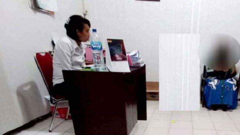 title Mahasiswi Laporkan Oknum Dosen UHO ke Polisi, Mengaku Diciumi dan Hanya Bisa Menangis Mahasiswi Laporkan Oknum Dosen UHO ke Polisi, Mengaku Diciumi dan Hanya Bisa Menangis