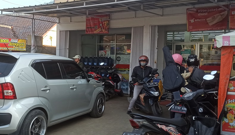 Nekat, Rampok Di Sukabumi Kuras Brankas Minimarket Dekat Kantor Polisi